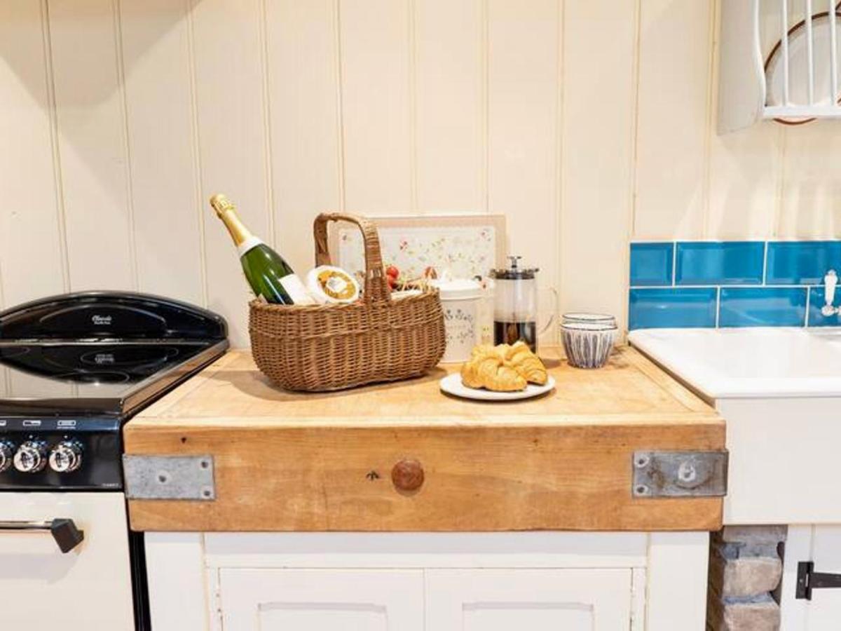Pass The Keys Goose Feather Barn, Wedmore Luxury Cottage For Two المظهر الخارجي الصورة